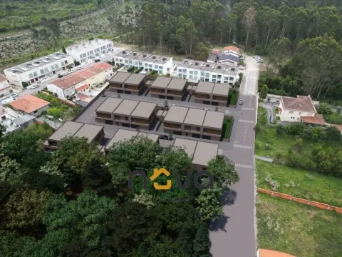 Excelentes moradias T3+1 de LUXO situadas a 900m da praia &#124; NOVA Imobiliária