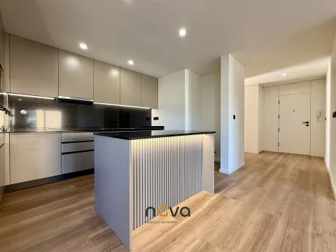 Apartamento T3 Totalmente Remodelado na Póvoa de Varzim.