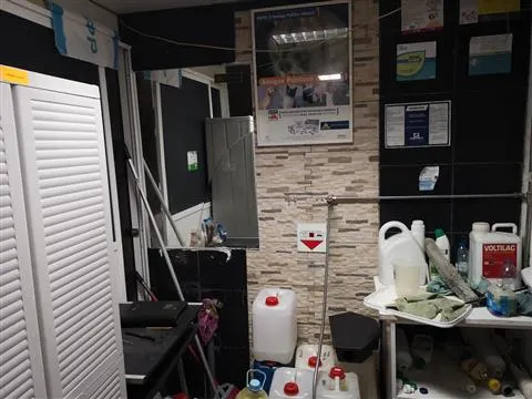 Loja comercial com 82 m2 com montra e boa visibilidade. Póvoa de Varzim | Nova Imobiliária