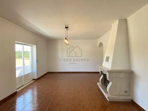 Apartamento T1 com garagem