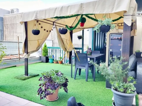 Apartamento T3 com terraço, localizado no centro da cidade.