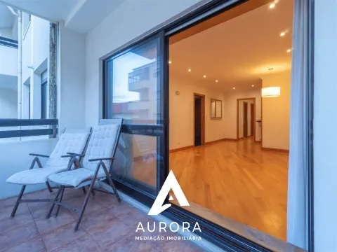 Apartamento T3 150m da praia, varandas e lugar de garagem 