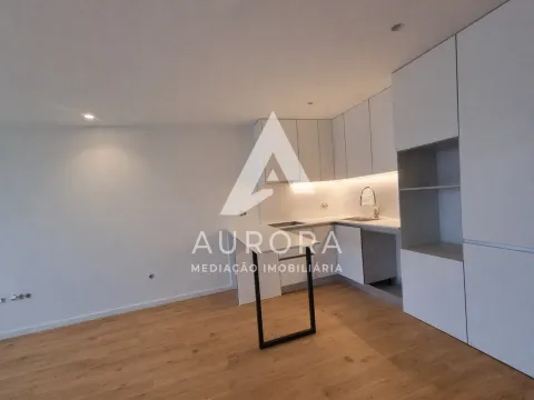 Apartamento T2 último piso - Vista mar - Varanda Sul - 3 Lugares de garagem + Arrumos