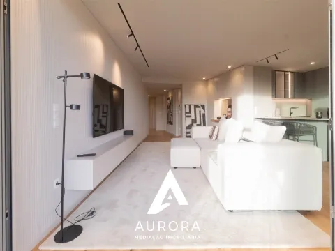 Apartamento T2 último piso - Vista mar - Varanda Sul - 3 Lugares de garagem + Arrumos