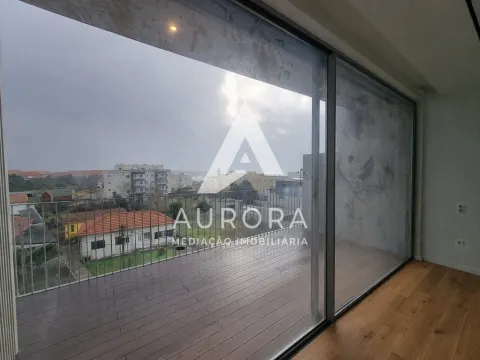 Apartamento T2 último piso - Vista mar - Varanda Sul - 3 Lugares de garagem + Arrumos