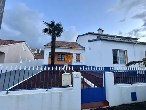 Moradia T4 no Pico da Pedra, Ribeira Grande