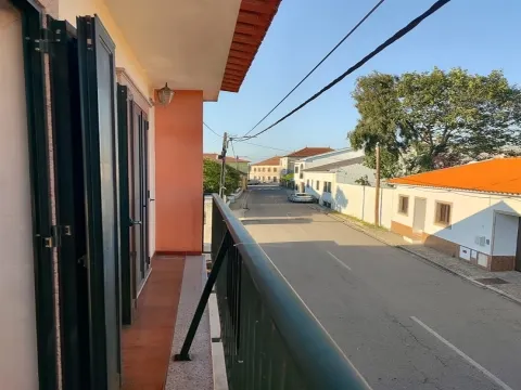 Moradia T4 à venda no centro de Ouca ( Vagos )