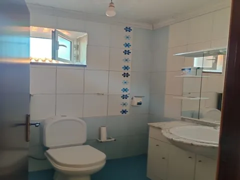 Moradia T4 à venda no centro de Ouca ( Vagos )