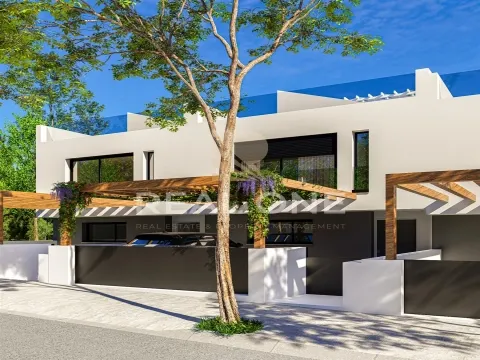 Villa de 4 dormitorios con piscina privada en Nueva Urbanización de lujo, Montenegro