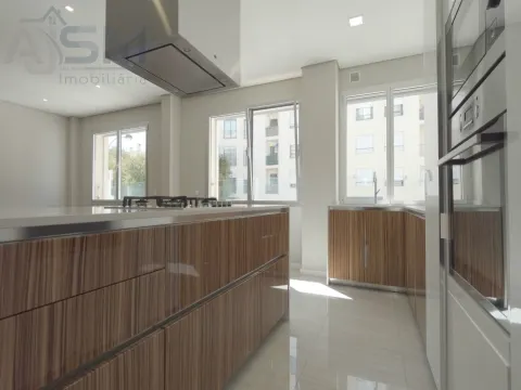 Fantastische 3-Zimmer-Wohnung, komplett möbliert und ausgestattet mit Garage für ein Auto