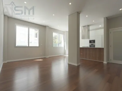 Fantastische 3-Zimmer-Wohnung, komplett möbliert und ausgestattet mit Garage für ein Auto