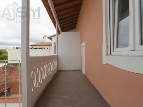 Apartamento T2+1 com suíte todo renovado com um excelente terraço