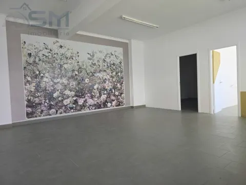 Ampla loja de 70m² em zona central de São Marcos com 3 ambientes