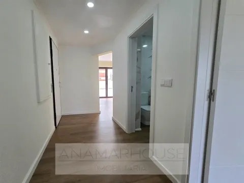 T1 Belas remodelado com terraço,Queluz,Lisboa