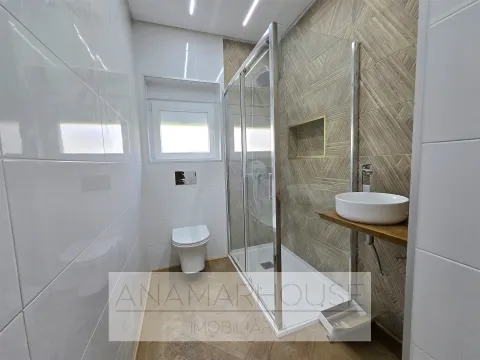 T3 Remodelado com varandas na Amadora, Mina De Água