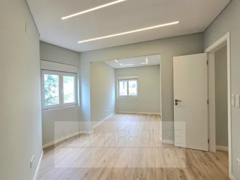 T2 remodelado primeiro andar com varanda, Mina de água, Amadora,Lisboa