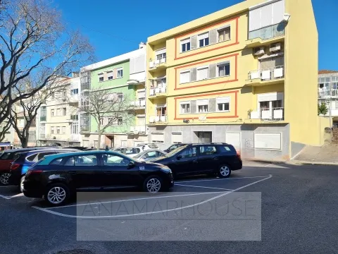 Apartamento T2 remodelado,primeiro andar,Venteira,Amadora,Lisboa