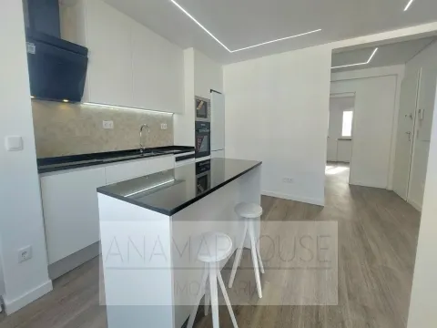 T2 remodelado, Póvoa De Santo Adrião, Olival de Basto, Odivelas