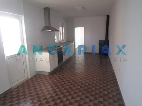 ANG1289 – 2+1 Bedroom House for Rent in Marinha Grande