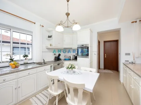 ANG1295 - Moradia T4 para Venda em Coimbrão, Leiria