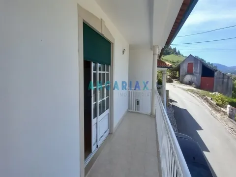 ANG1424 - Moradia T2 para Venda em Reguengo do Fetal, Batalha