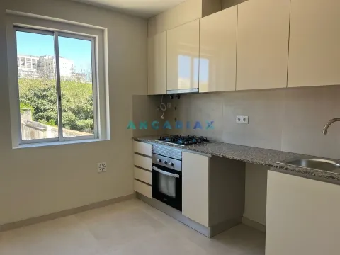 ANG1392 - Two Bedroom Apartment for Rent in Alcobaça