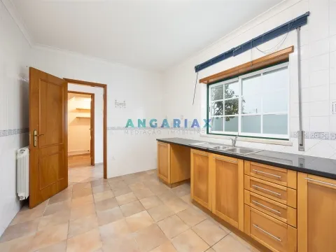 ANG1504 - 3 Bedroom House for Sale in Marinha Grande