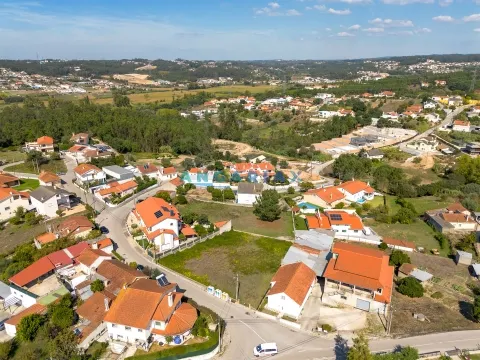 ANG1483 - Terreno para Venda em Leiria