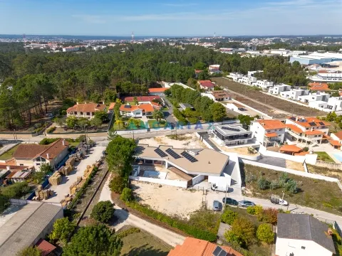 ANG1484 - Terreno para Venda em Touria, Leiria