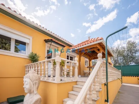 ANG1488 - Moradia T8 para Venda em Milagres