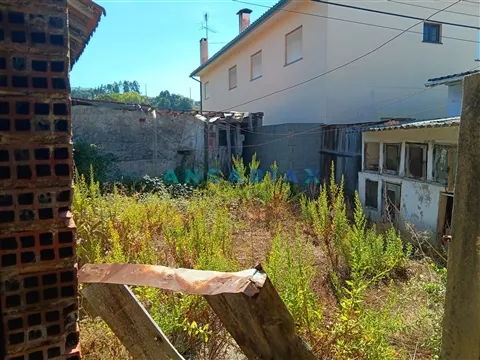 ANG1687 - Moradia T3 para Venda em Batalha