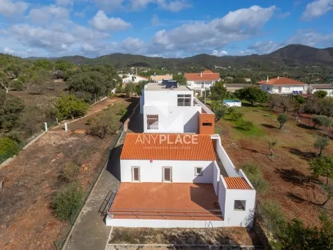 Guesthouse/Country House for Sale – Typical Village in the interior of the Algarve.