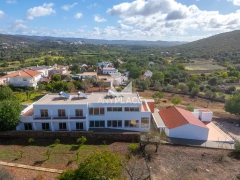 Guesthouse/Country House for Sale – Typical Village in the interior of the Algarve.