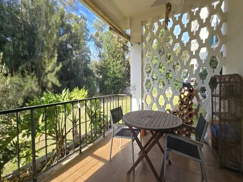  Appartement T2 – Meublé et Équipé – Résidence avec Jardins et Parking – Prado da Penina