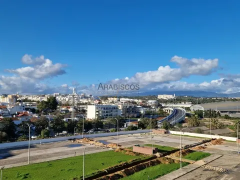 Apartamentos T2+1 - Vista Rio Arade - Ar condicionado - 3 Lug. Parqueamento - Portimão - Algarve