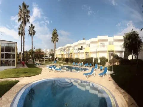 Apartamento T1 - Piscina - Jardins - Estacionamento - Montes de Alvor - Alvor