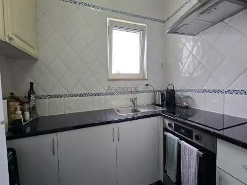 Appartamento con 2 camere da letto - arredato e attrezzato - Condominio con giardino - Parcheggio pr