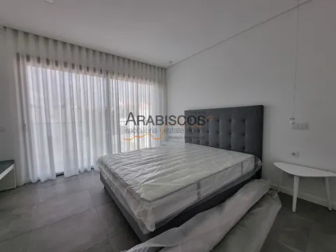 Moradia com 3 suites - Piscina - Garagem - Mobilada - Alvor - Portimão - Algarve