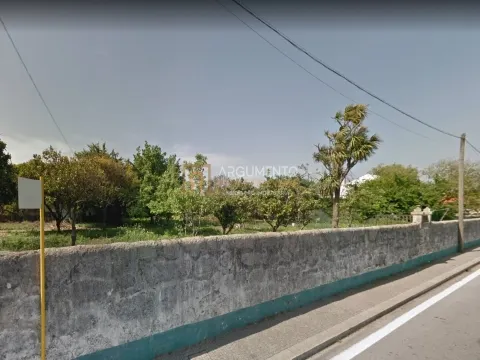 Terreno com projeto aprovado em Moreira