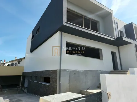 Moradia T3 Nova no coração da Cidade da Maia