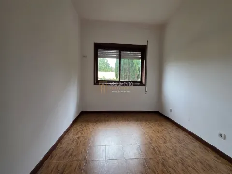 Andar Moradia T3 com Logradouro – Castelo da Maia