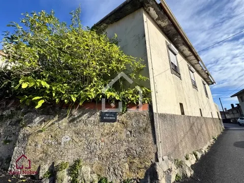 Casa antiga em pedra  - Romariz