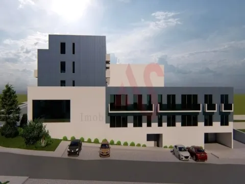 2 bedroom apartment set back in the Edifício Azul development in Trofa, Felgueiras