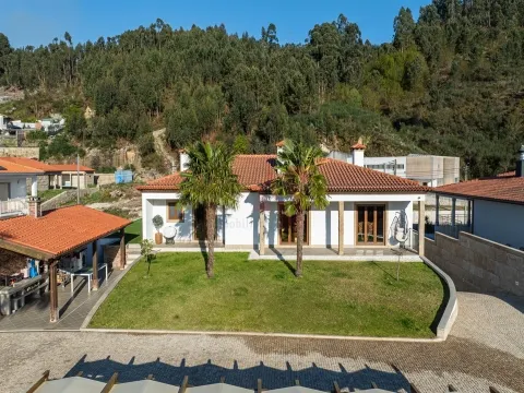 Moradia de luxo T3 com piscina aquecida em Santa Eulália, Vizela