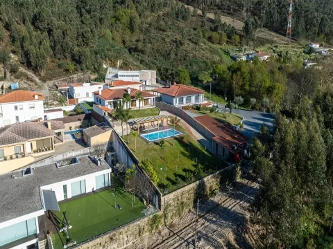 Moradia de luxo T3 com piscina aquecida em Santa Eulália, Vizela