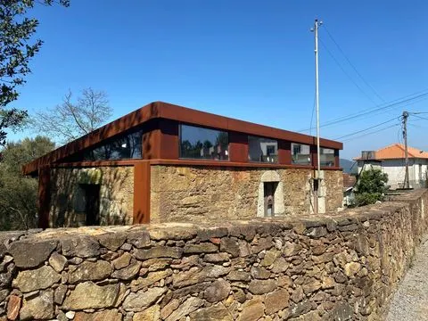 Small farm for restoration with 2 Hectares in Guimarei, Santo Tirso