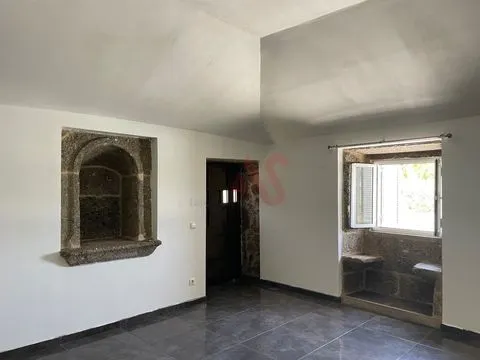 &#127969; Arrendamento – Moradia T1 rústica em pedra &#124; Roriz