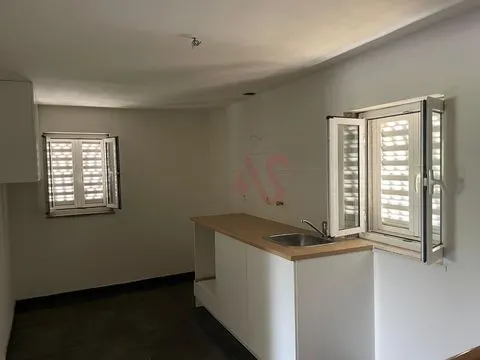 &#127969; Arrendamento – Moradia T1 rústica em pedra &#124; Roriz