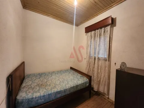 Moradia T2 para Remodelação em Airães – Felgueiras