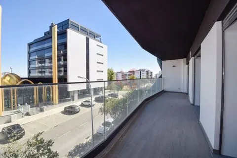 Apartamento T3 NOVO em Famões, Odivelas